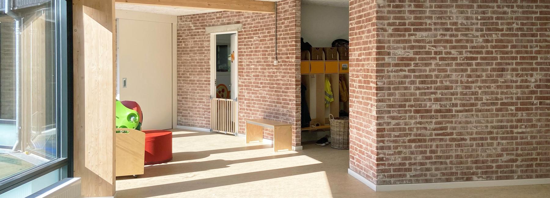 Bornegarden Bison, Hall